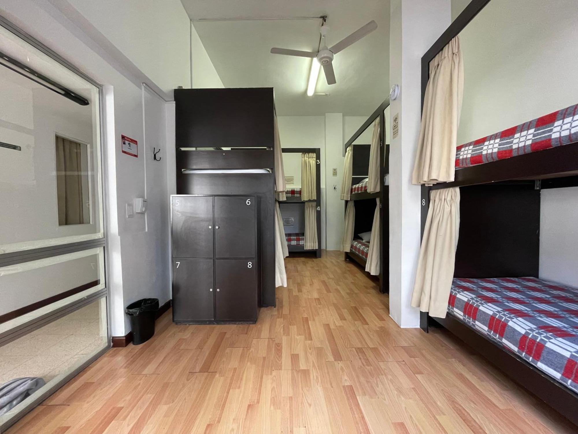 Hostal Lleras Calle 8 メデジン エクステリア 写真