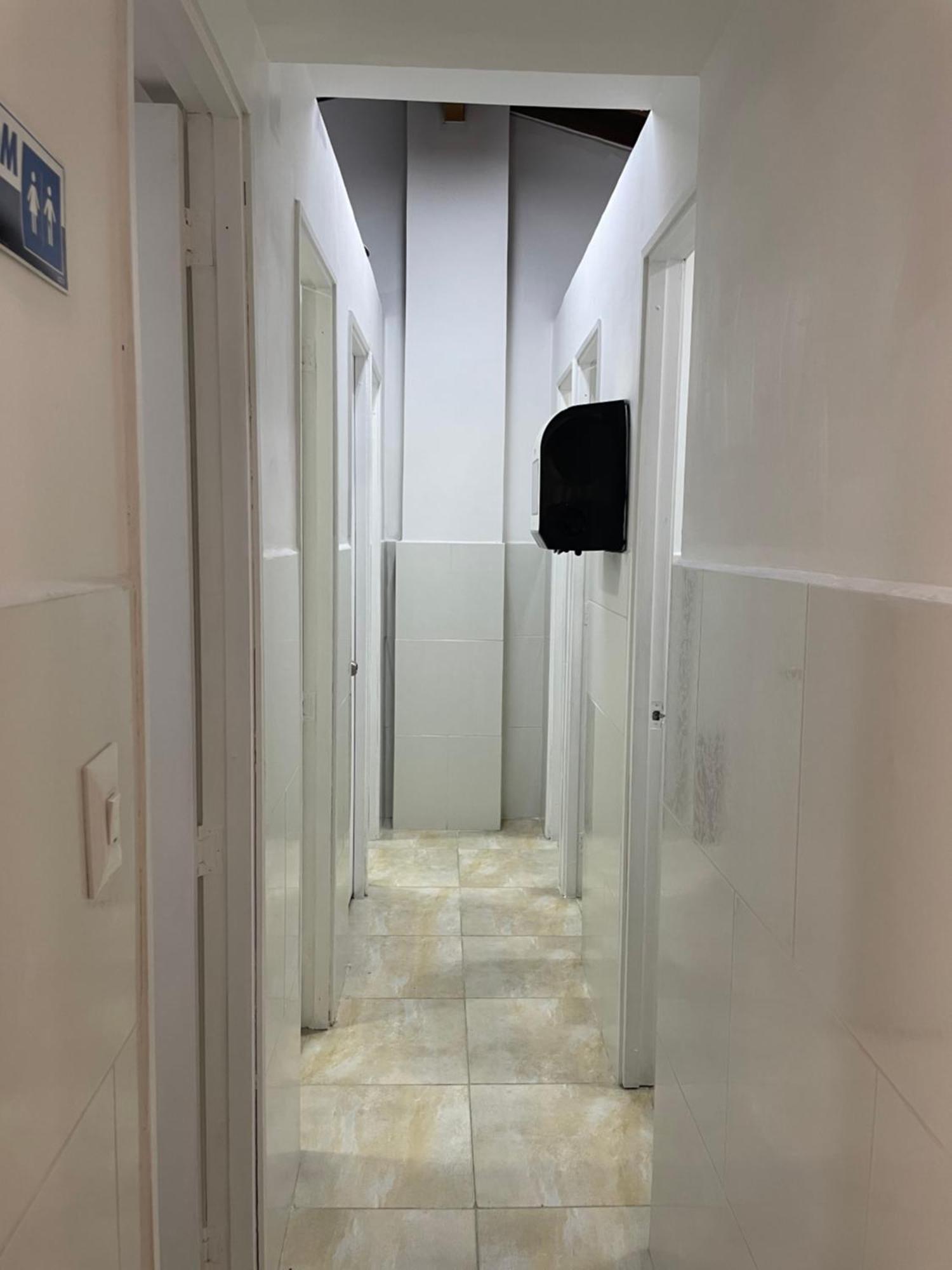 Hostal Lleras Calle 8 メデジン エクステリア 写真